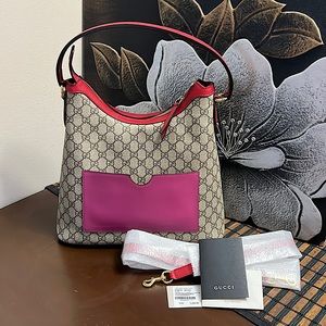 GUCCI GG Supreme Coated Canvas Hobo Bag.